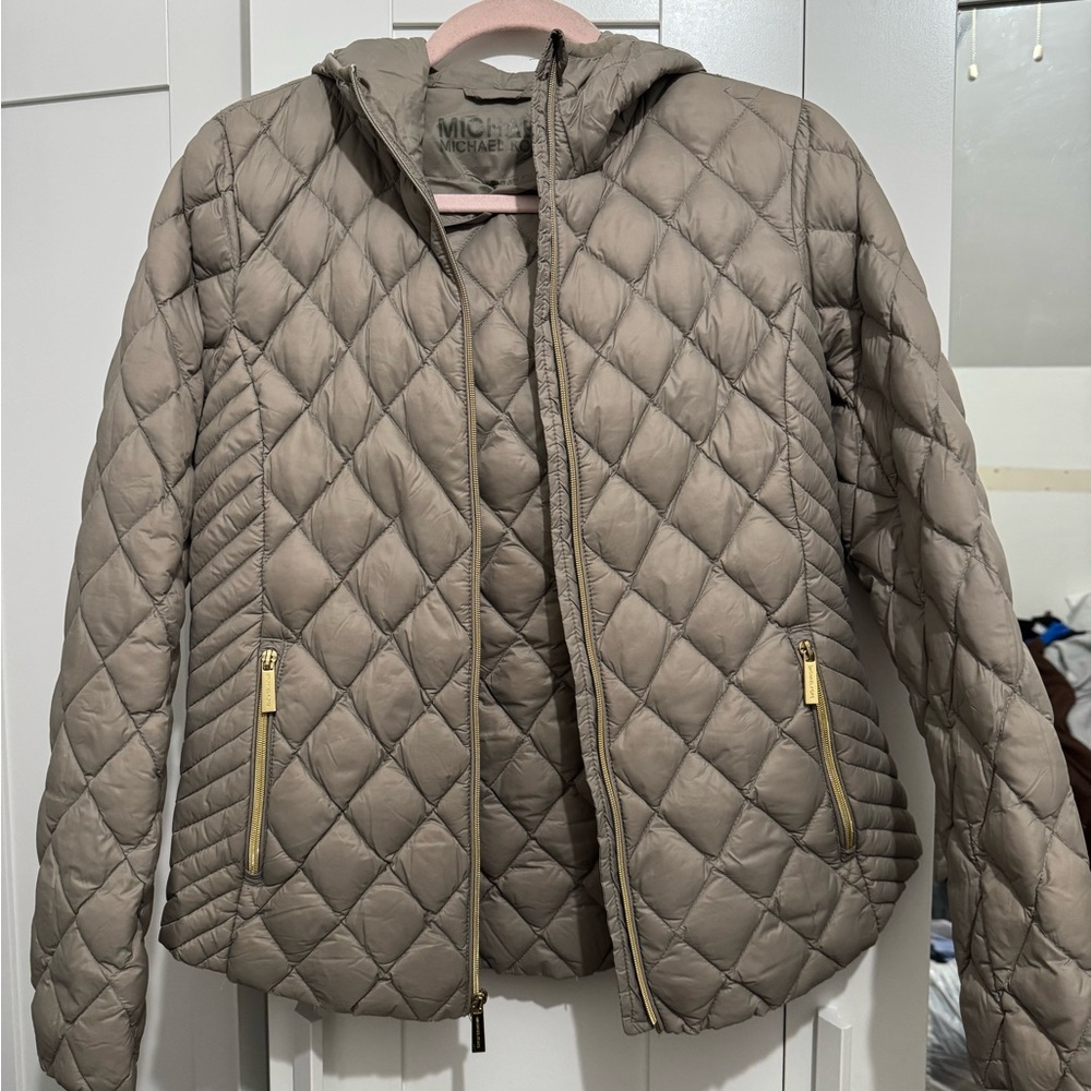 Michael Kors Women's Quilted Down Jacket in Taupe